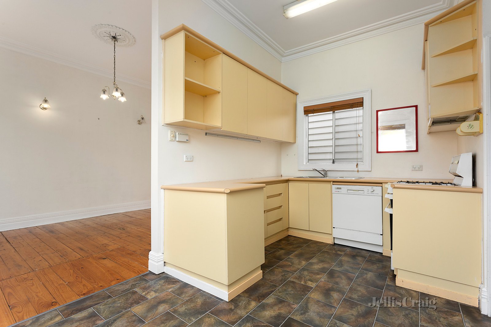 36 Stuart Street, Moonee Ponds image 3