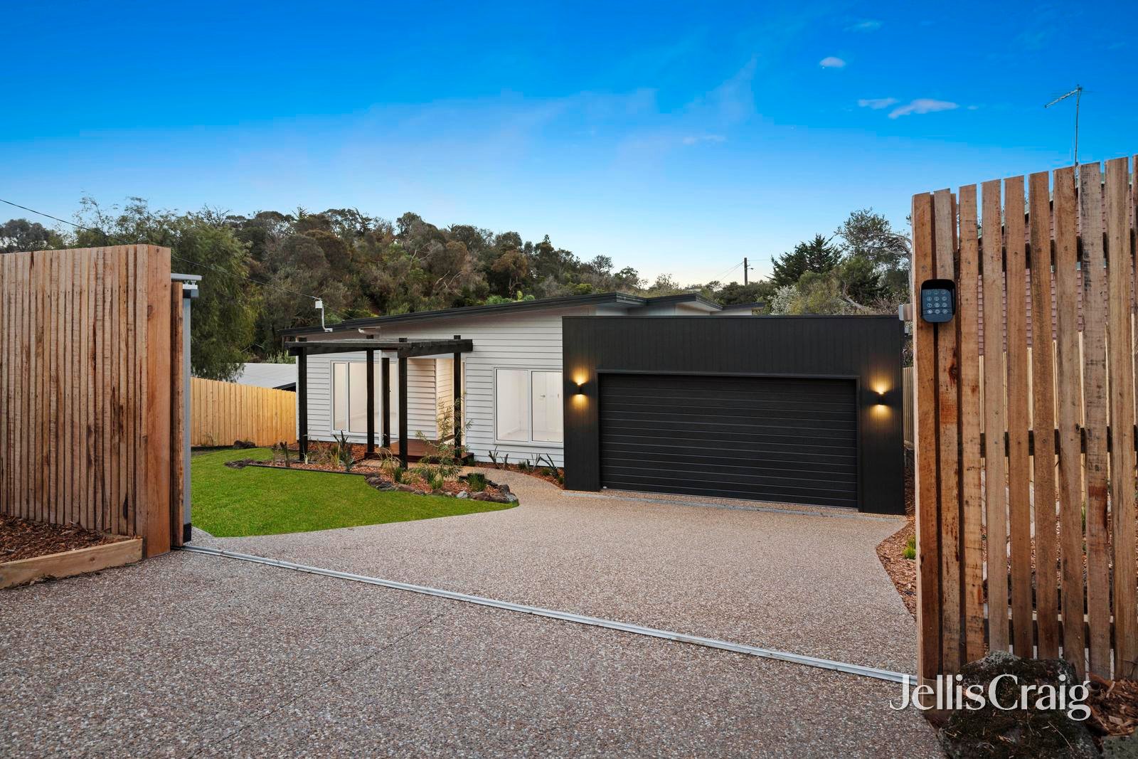 36 Sussex Road, Rye image 1