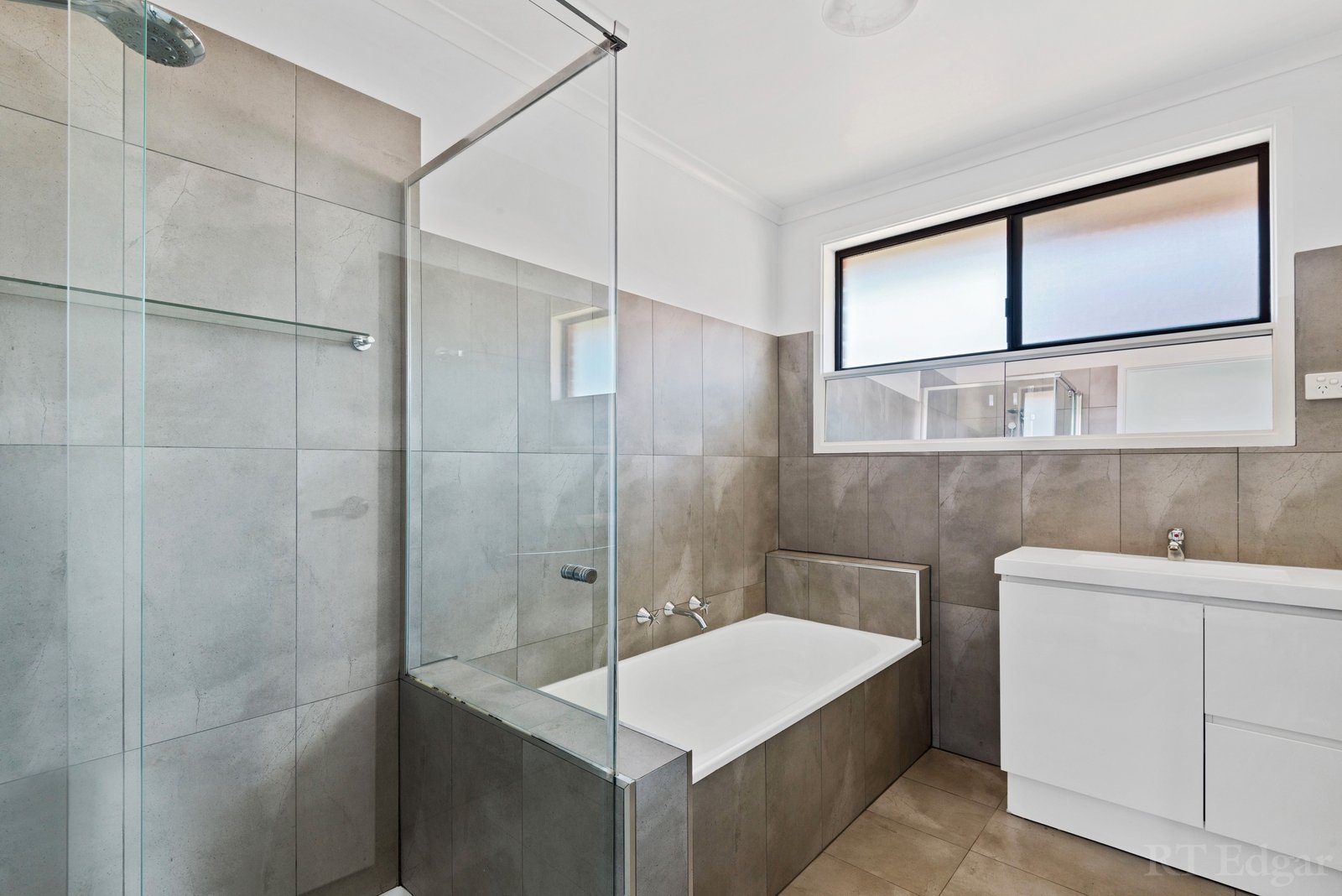 Property Gallery Thumbnail 4