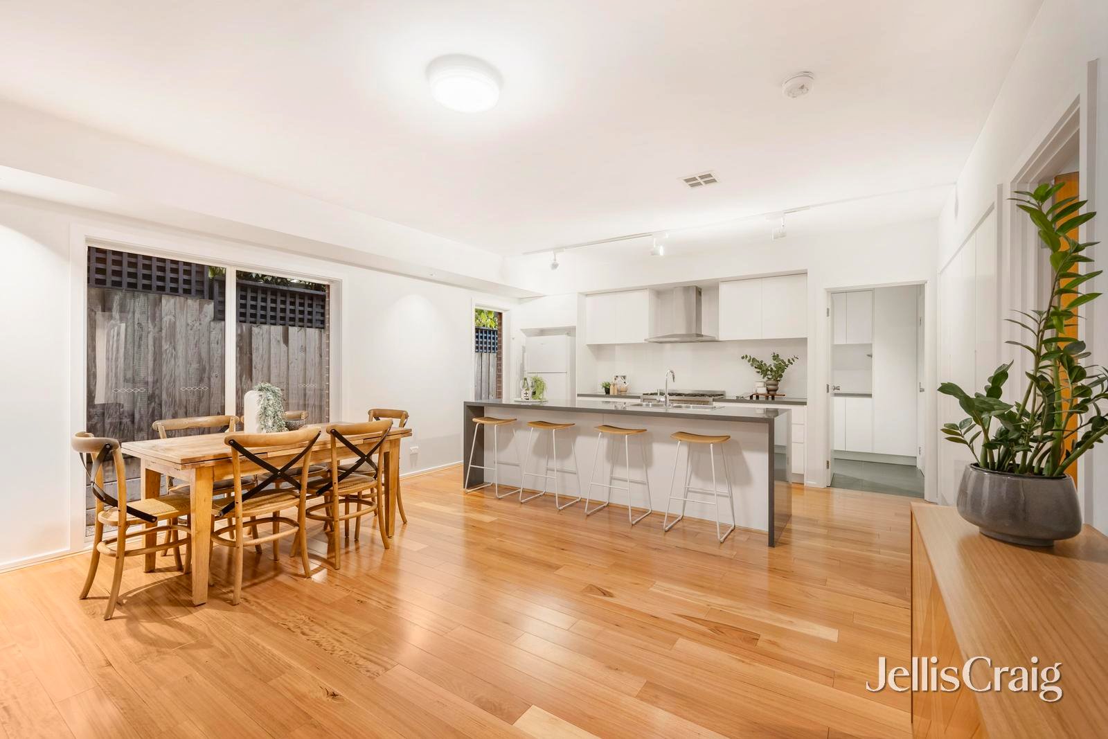 36 The Crest, Bulleen image 4