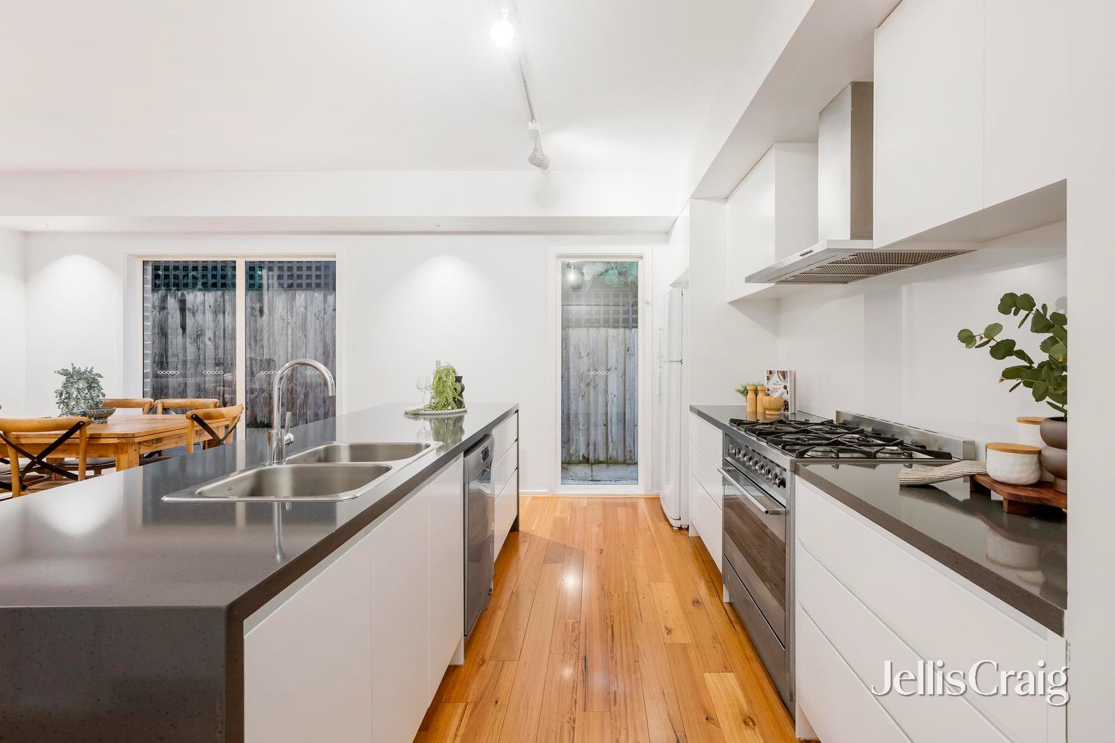 36 The Crest, Bulleen image 5
