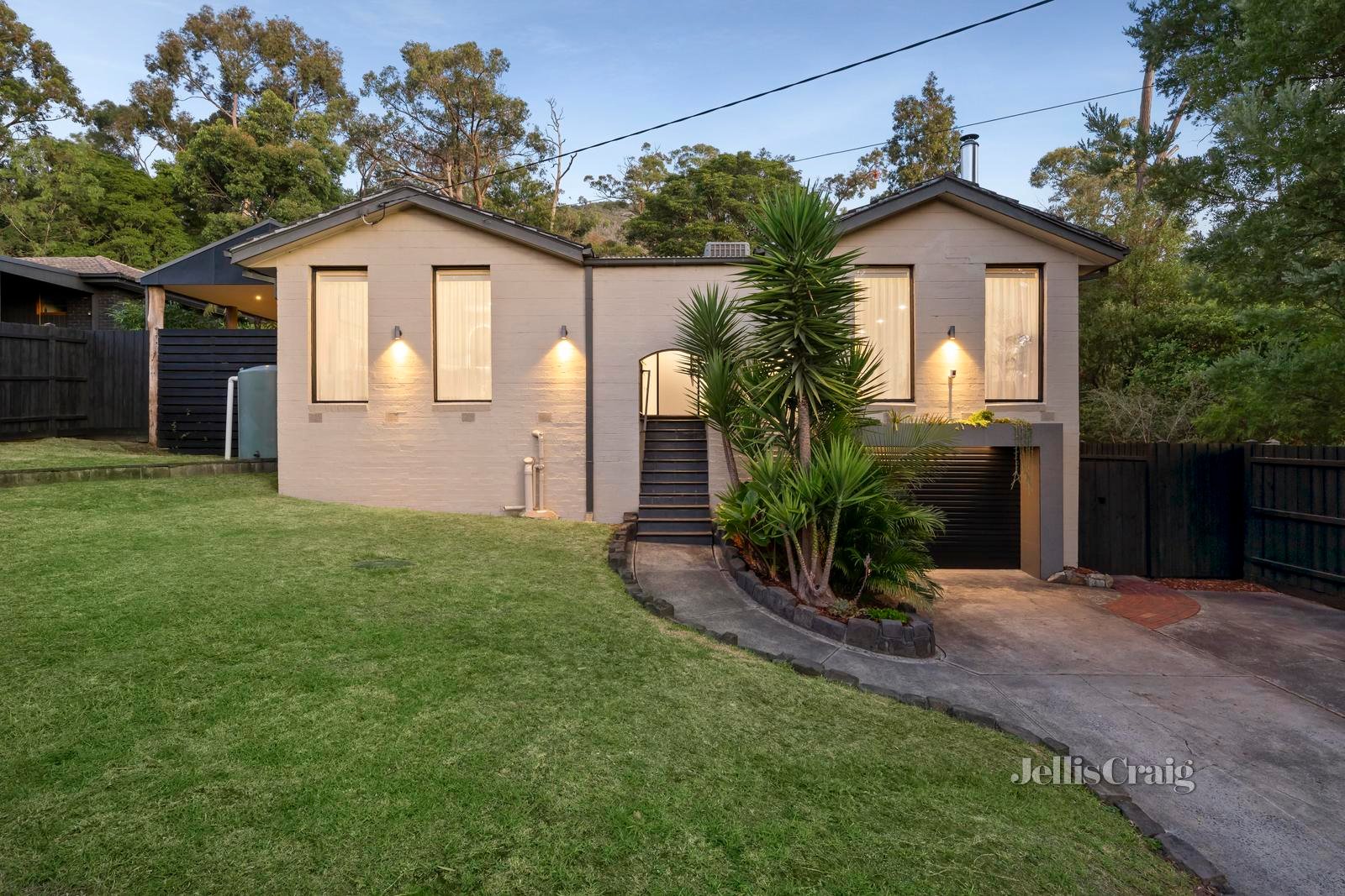 36 Timberglades Road, Montrose image 1