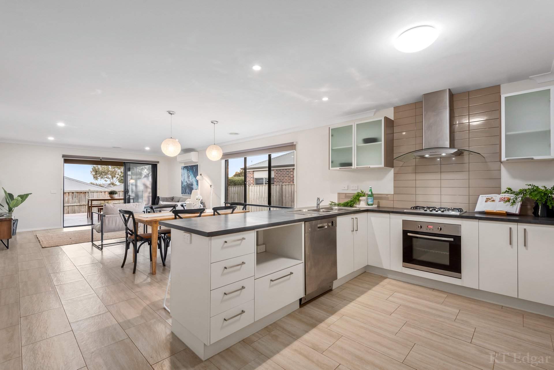 Property Gallery - Main Image