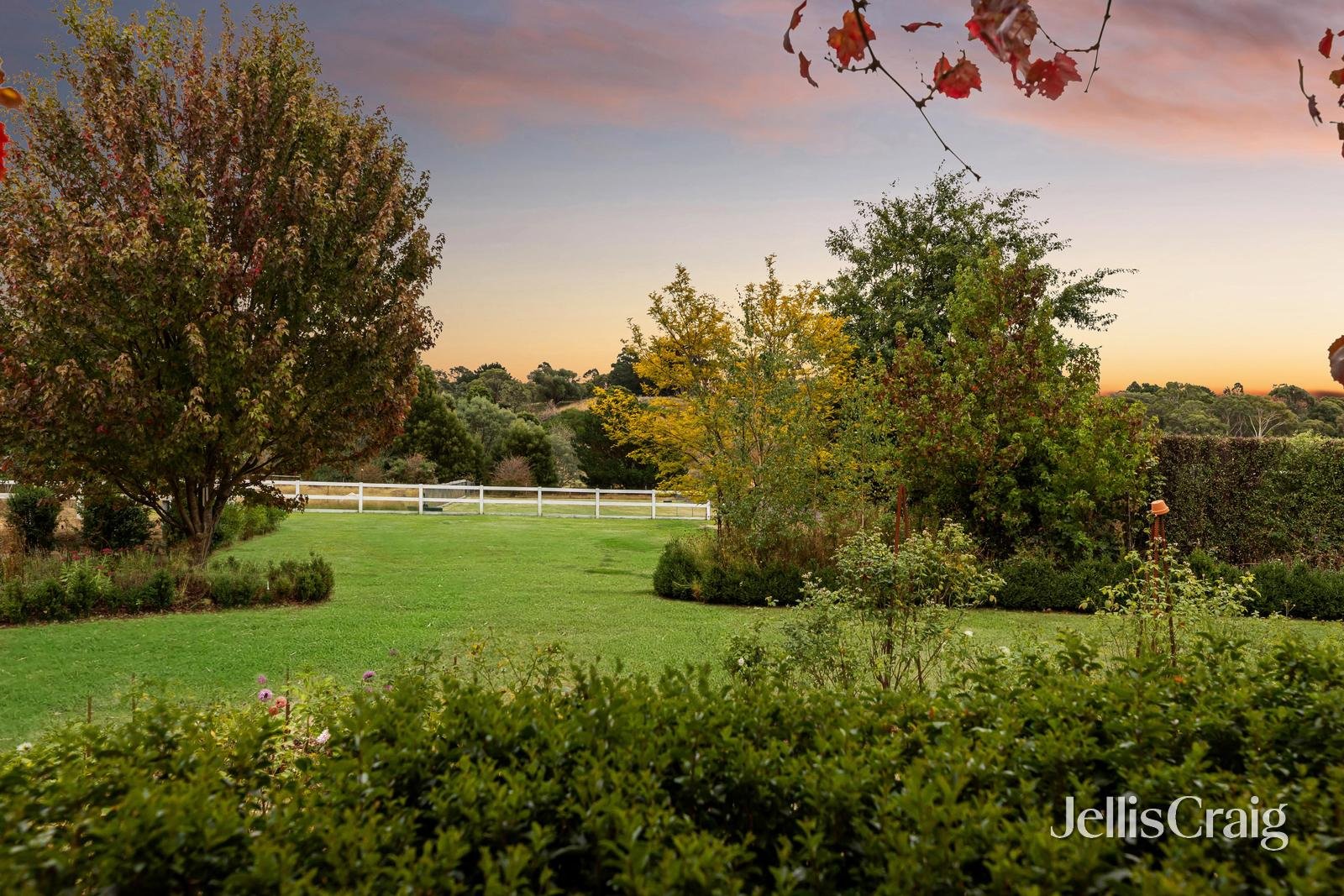 36 Walkers Road, Woodend image 13