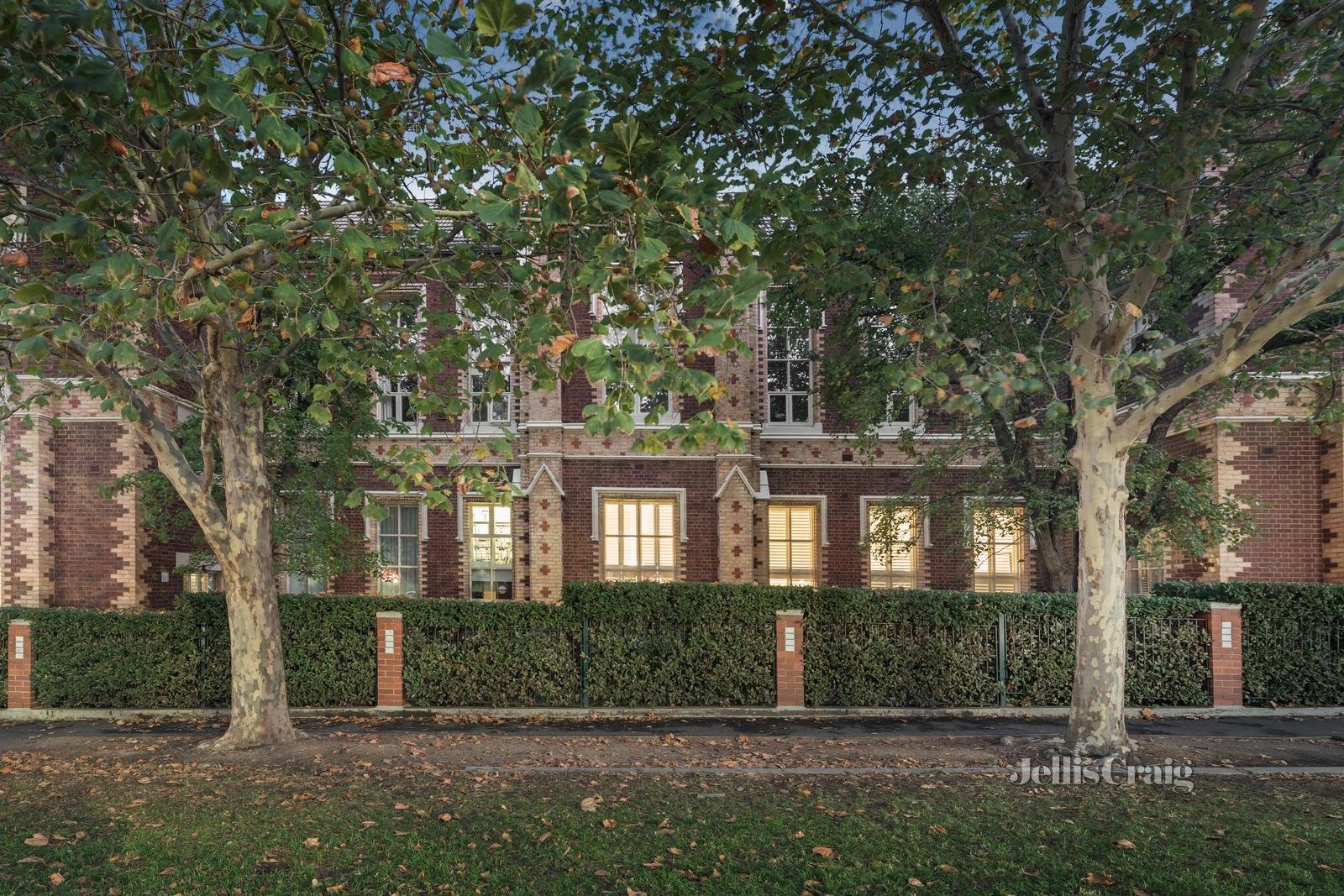 3/6 Webb Lane, East Melbourne image 1