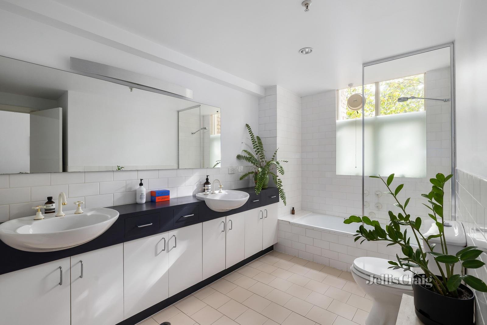 3/6 Webb Lane, East Melbourne image 10