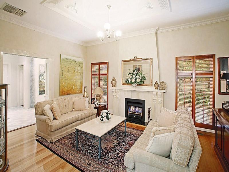 36 Yarrbat Avenue, Balwyn image 2