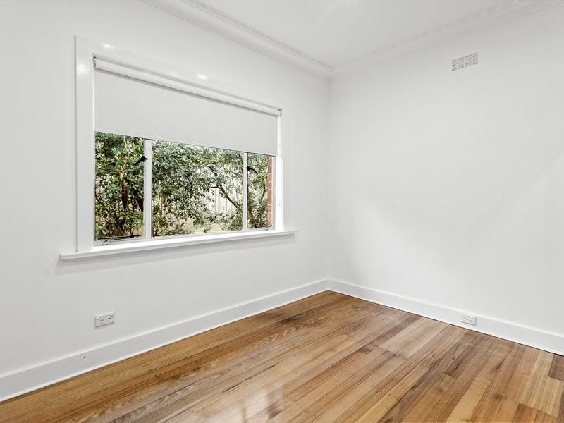 Property Gallery Thumbnail 9