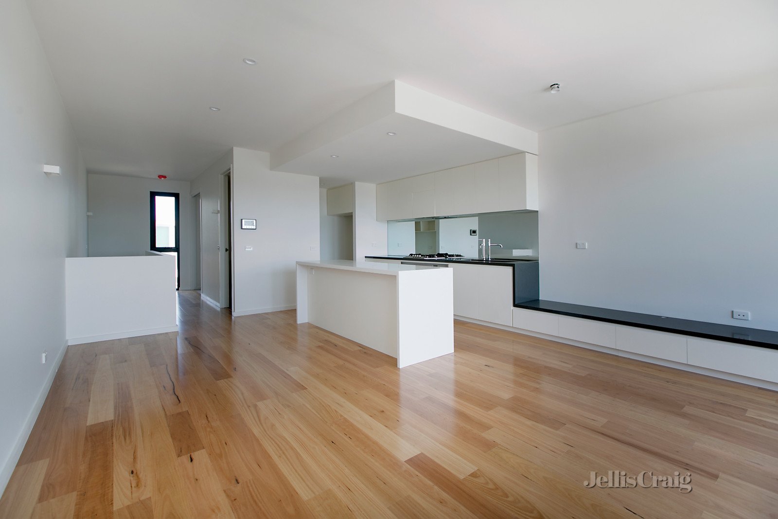 3/61-63 Ocean Beach Road, Sorrento image 2