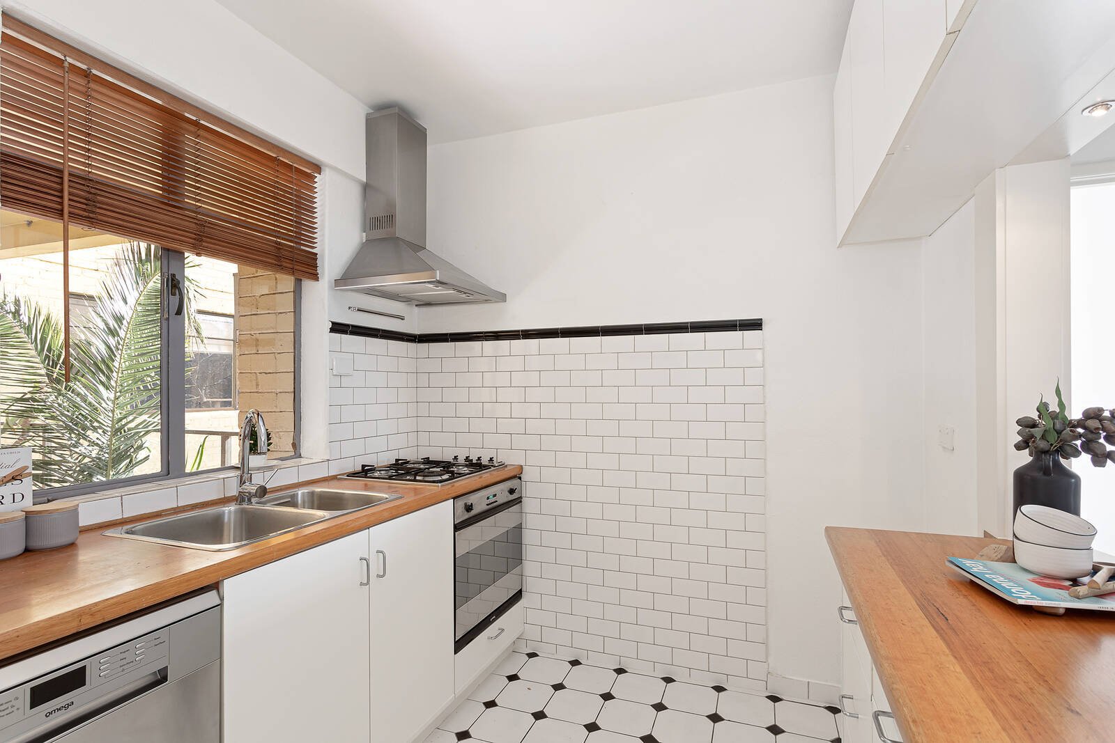 Property Gallery Thumbnail 6