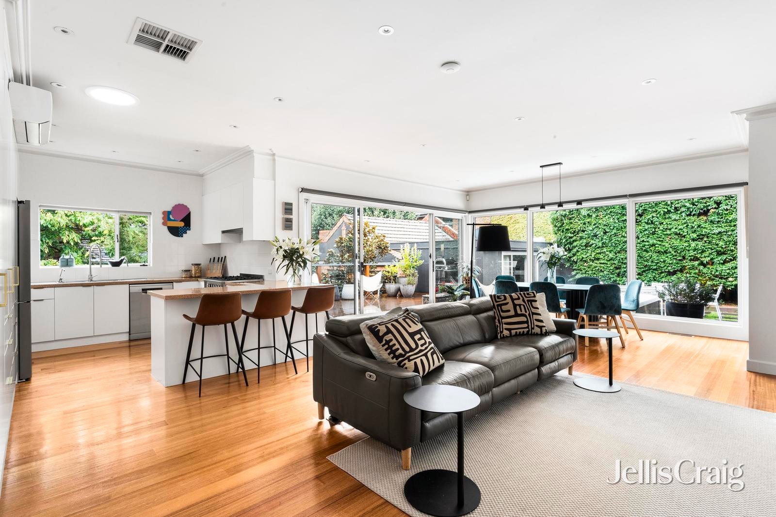 363 Dandenong Road, Armadale image 2