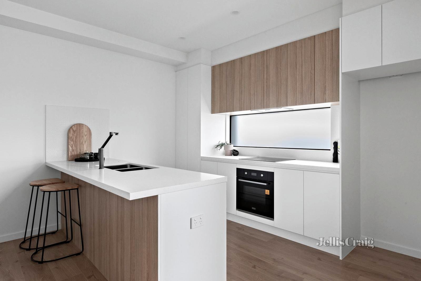 3/63 King Street, Airport West image 3