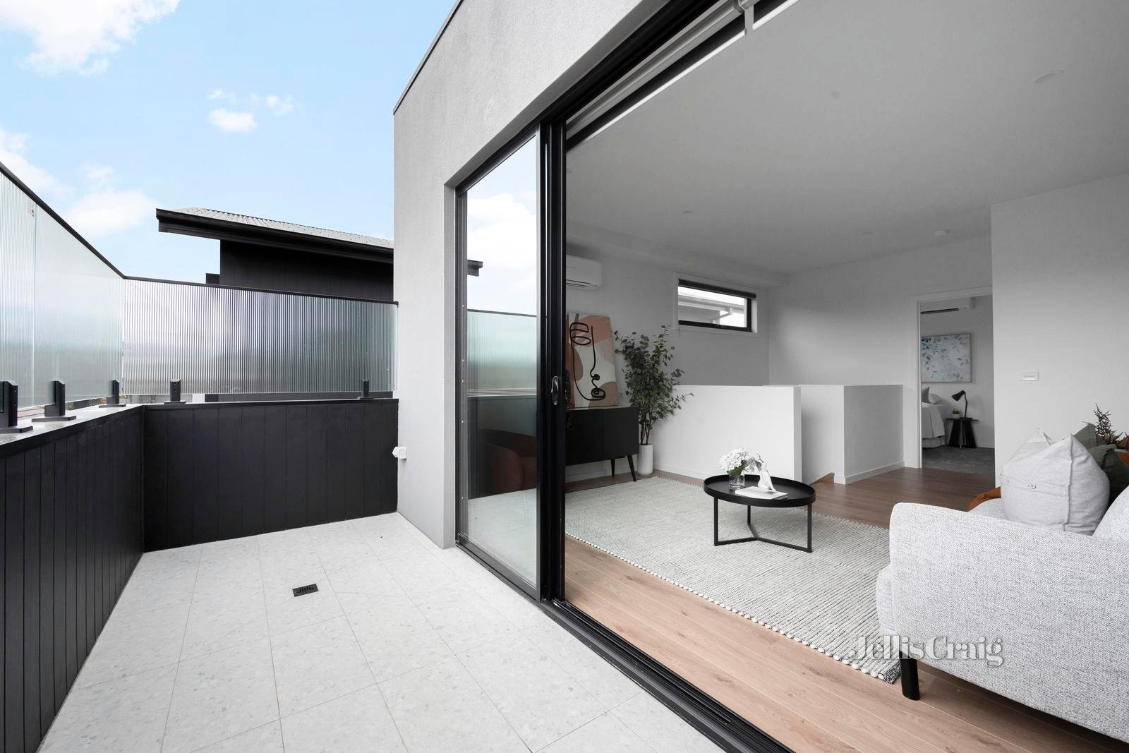 3/63 King Street, Airport West image 5