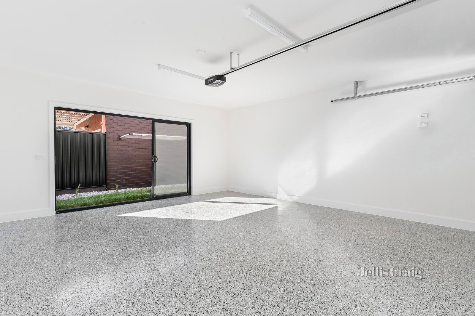 3/63 King Street, Airport West image 9