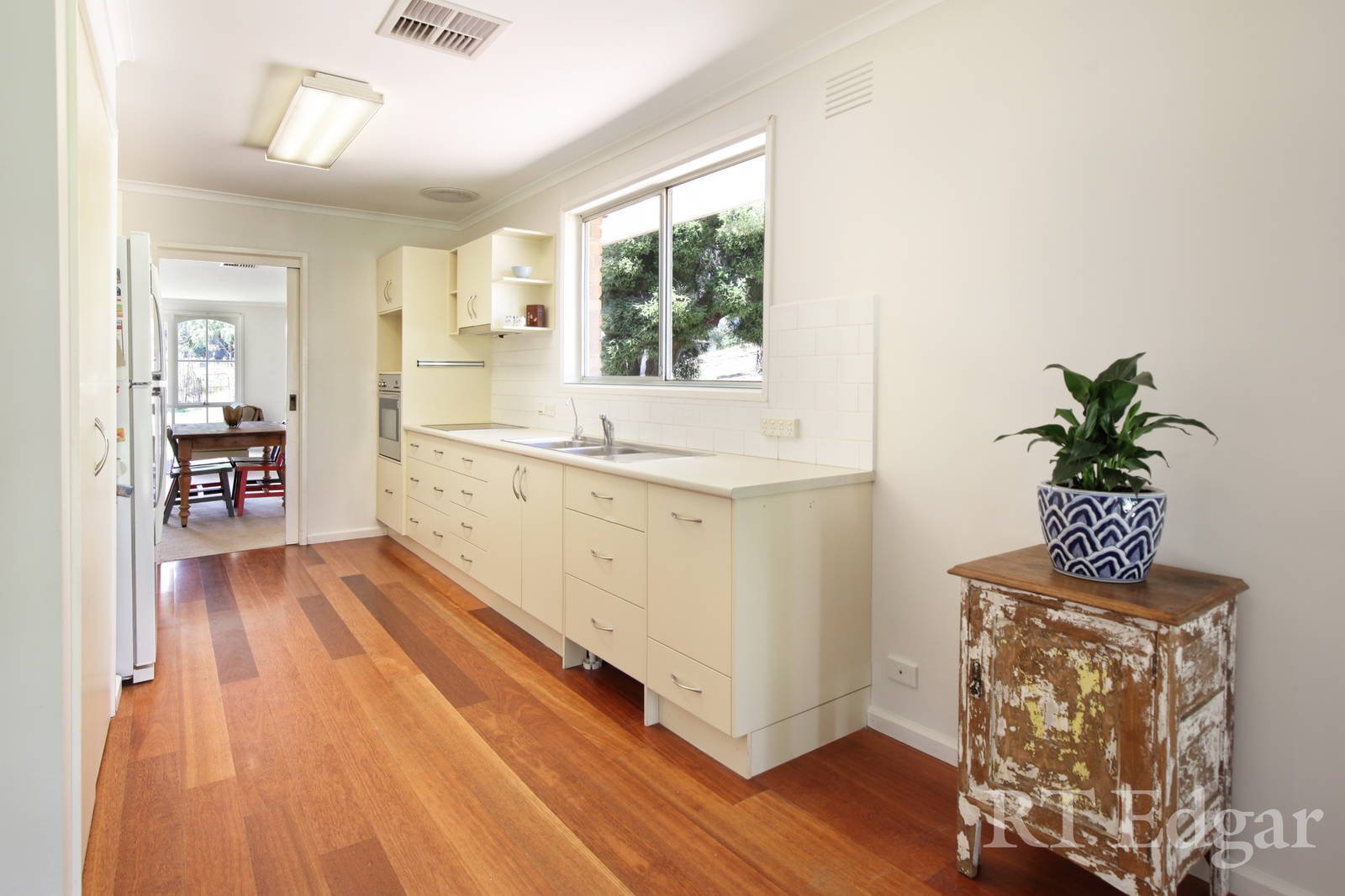 Property Gallery Thumbnail 5