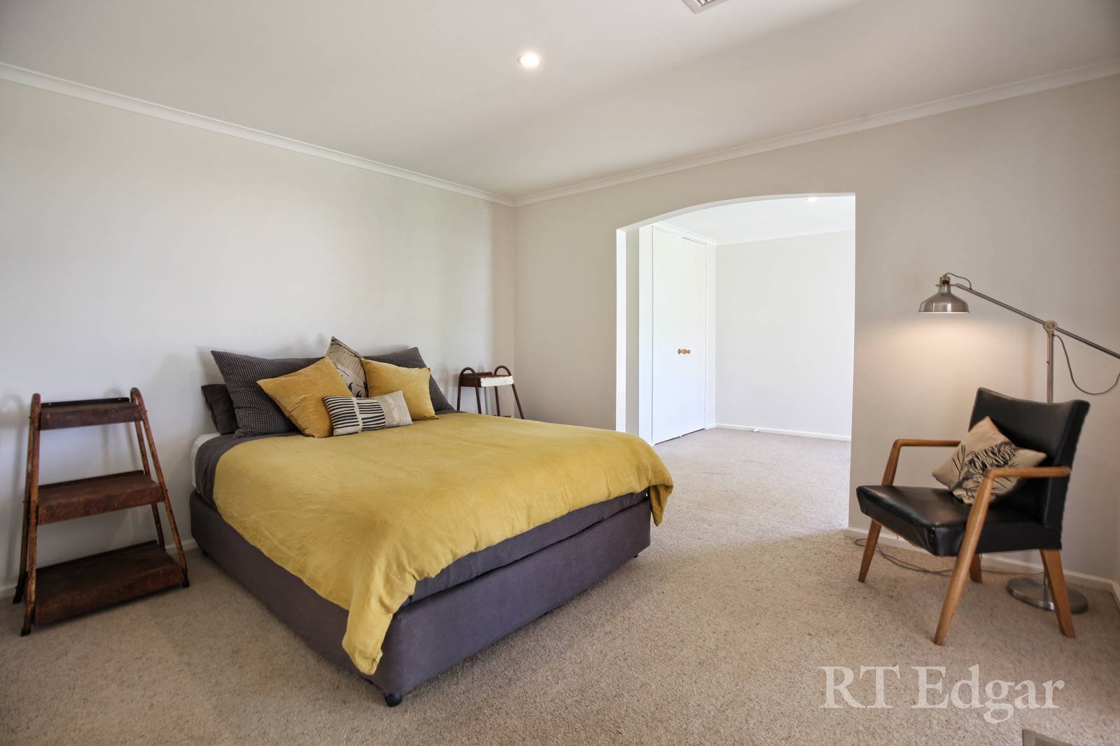 Property Gallery Thumbnail 8