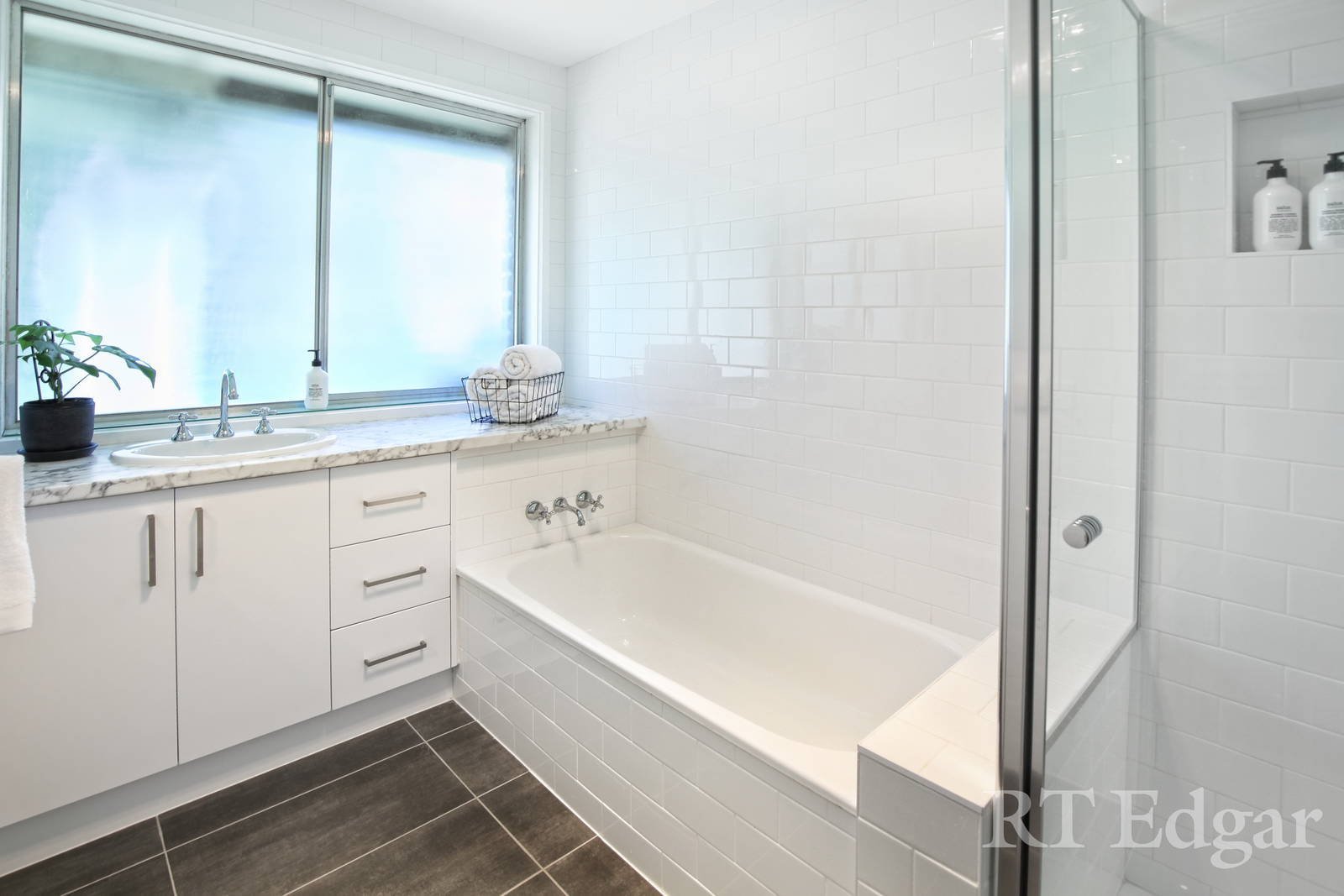 Property Gallery Thumbnail 9