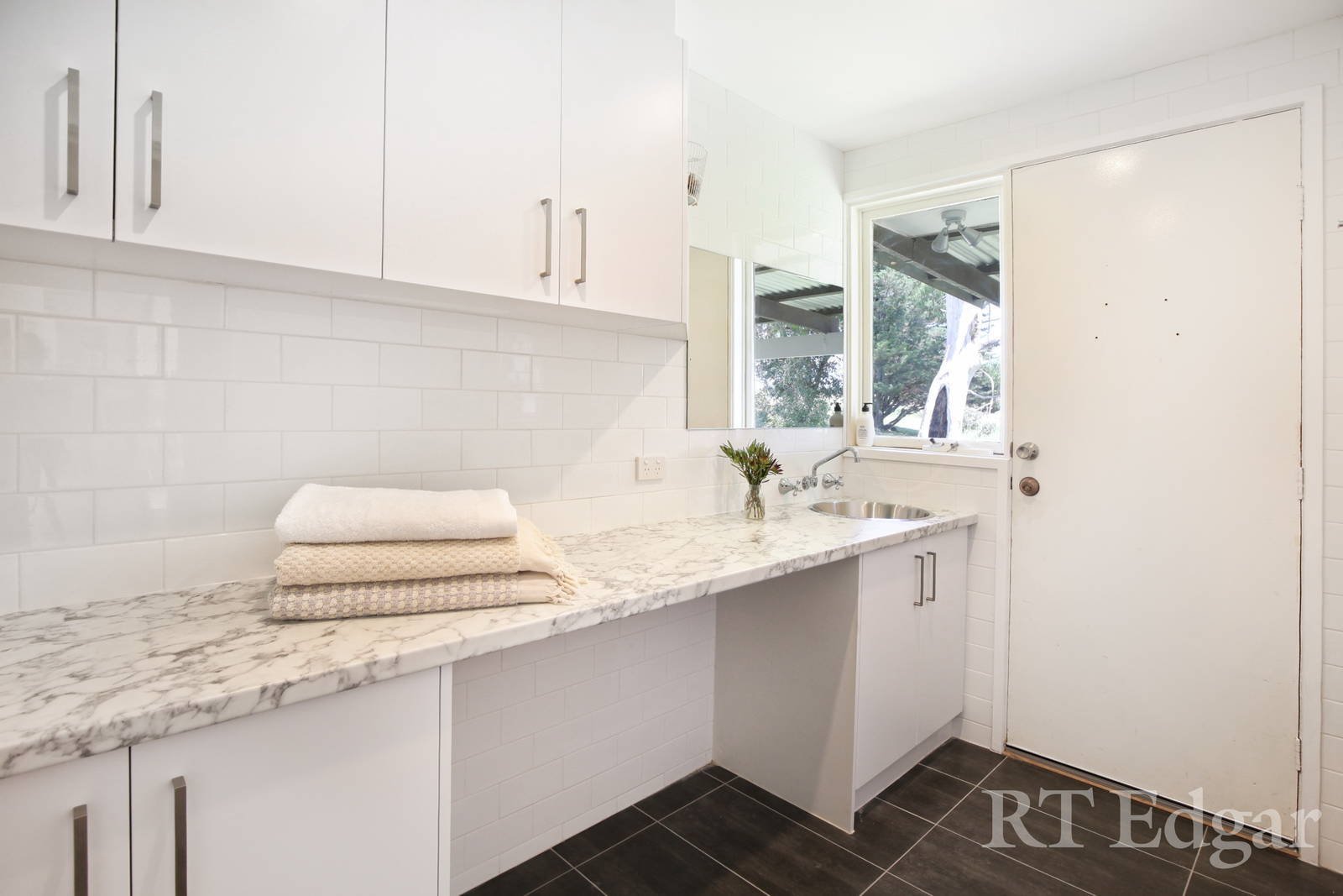 Property Gallery Thumbnail 11
