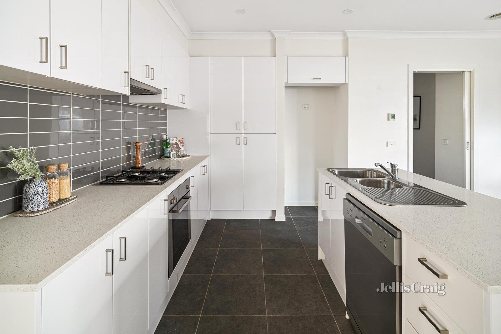 3/66 Edward Street, Langwarrin image 6