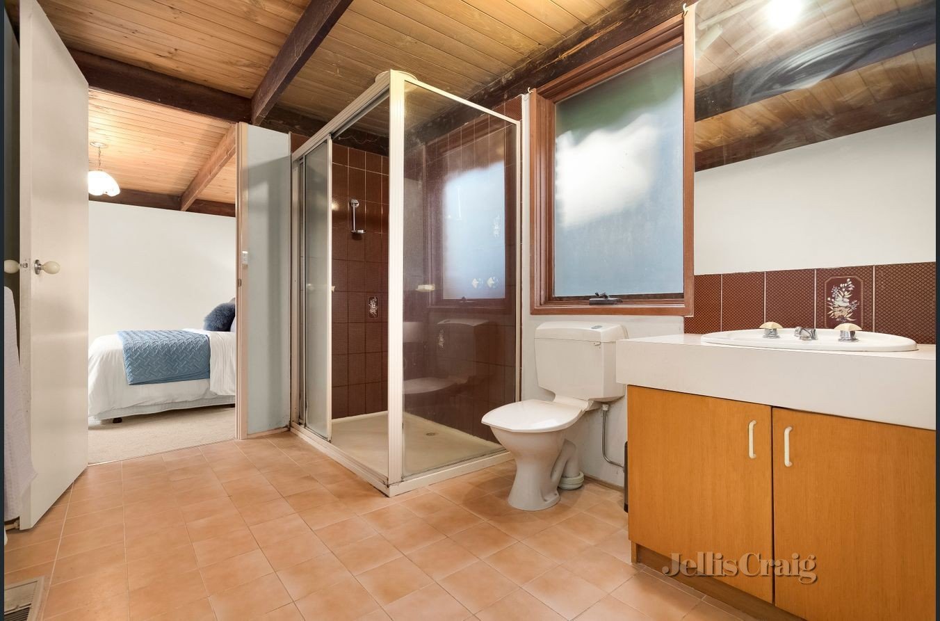 369 Serpells Road, Doncaster East image 4