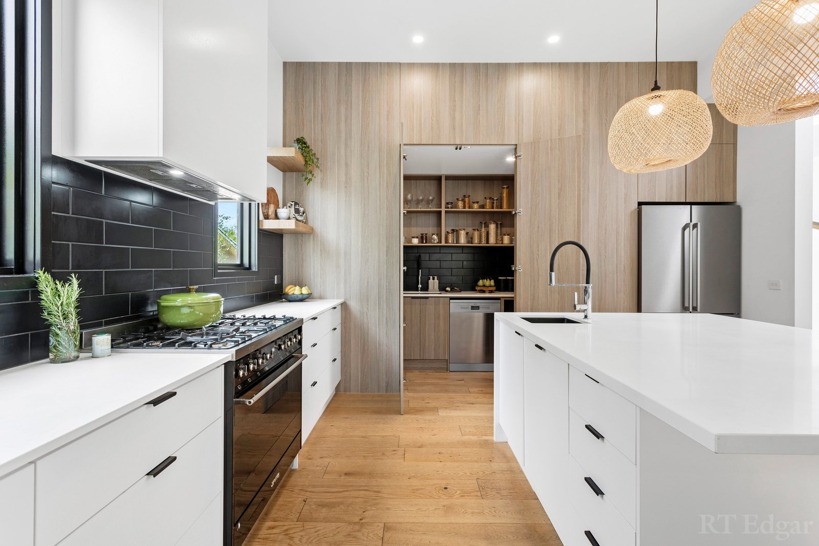 Property Gallery Thumbnail 3
