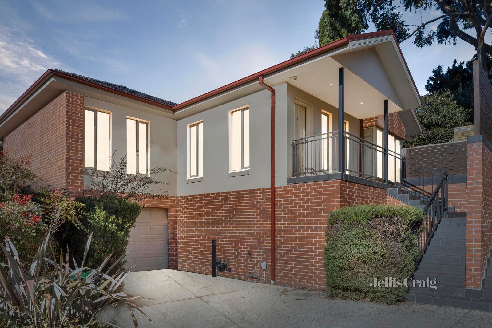 3/7-11 Bronte Street, Heidelberg image 1