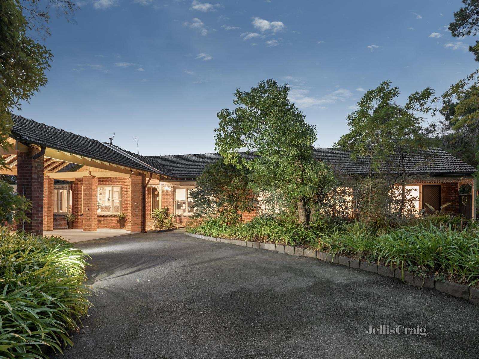 37-39 Frogmore Crescent, Park Orchards image 1