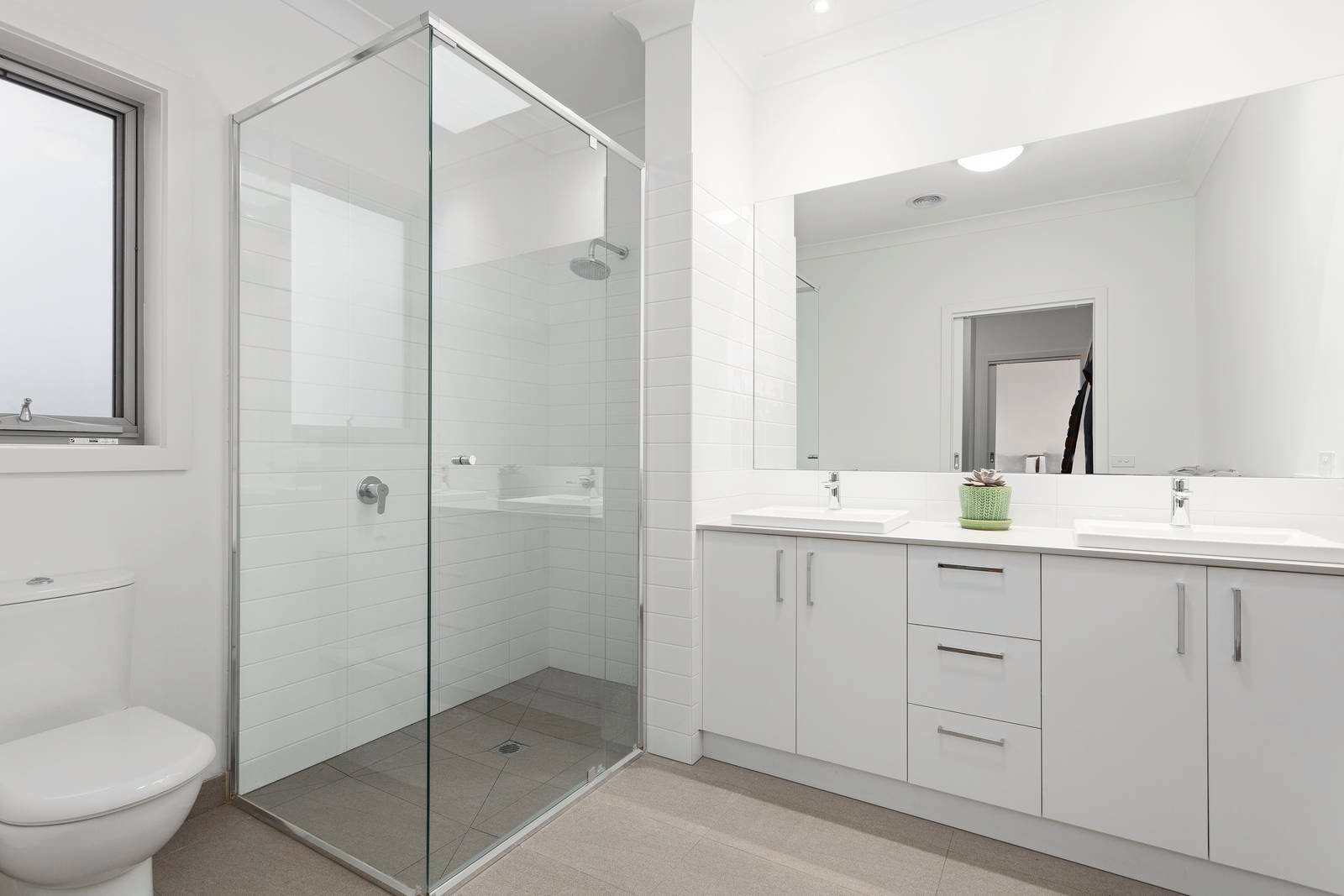 Property Gallery Thumbnail 13