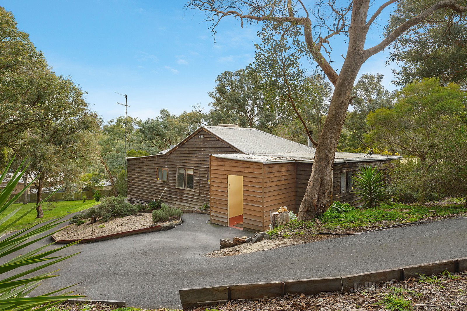 37-39 Hillcrest Road, Hurstbridge
- Print Image 1