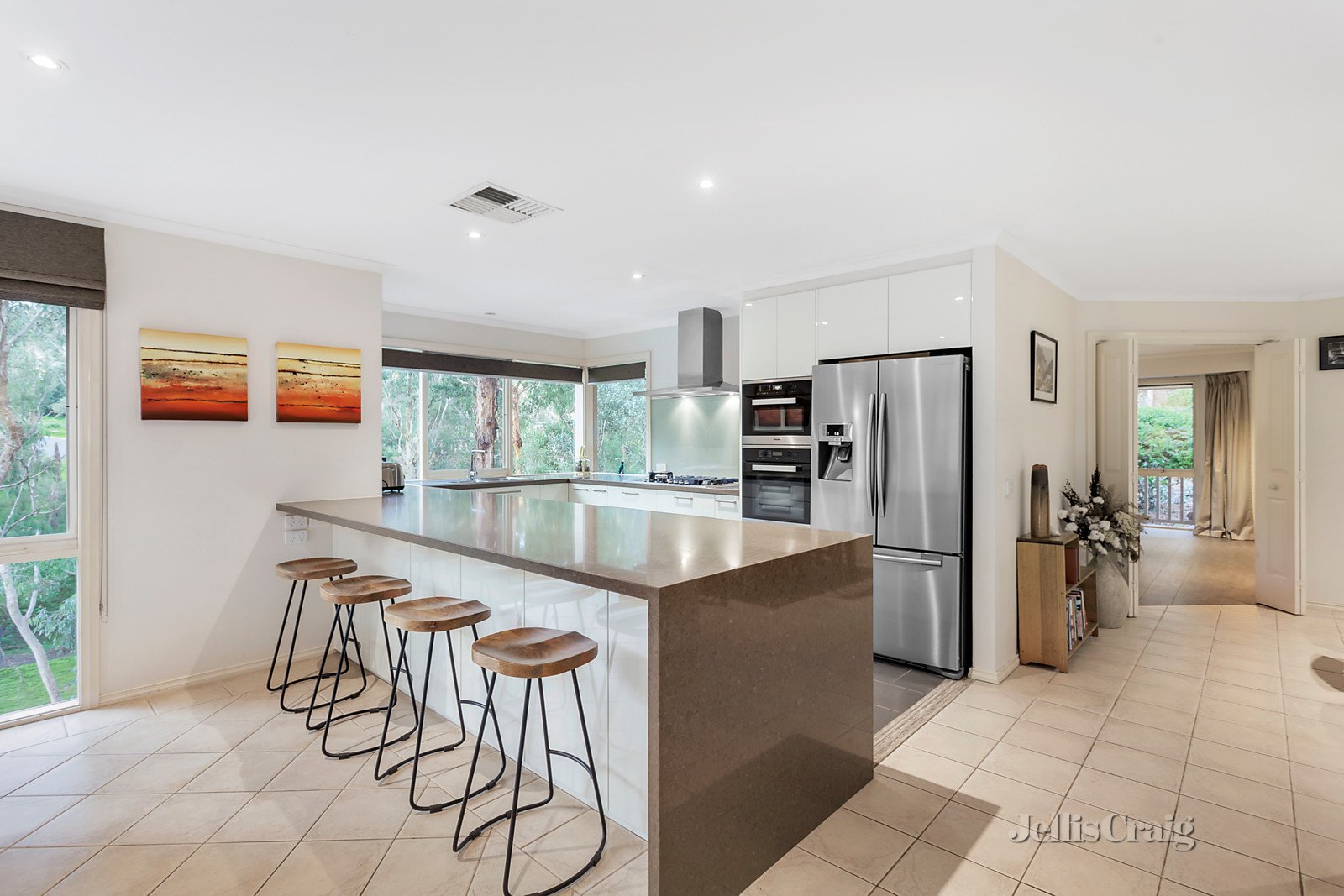 37 Amersham Drive, Warrandyte image 5