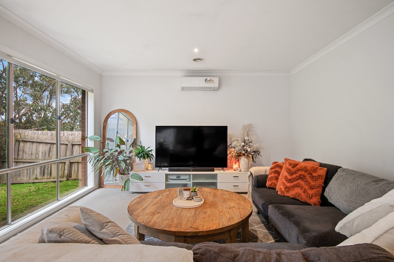 37 Balcombe Avenue, Mooroolbark image 2