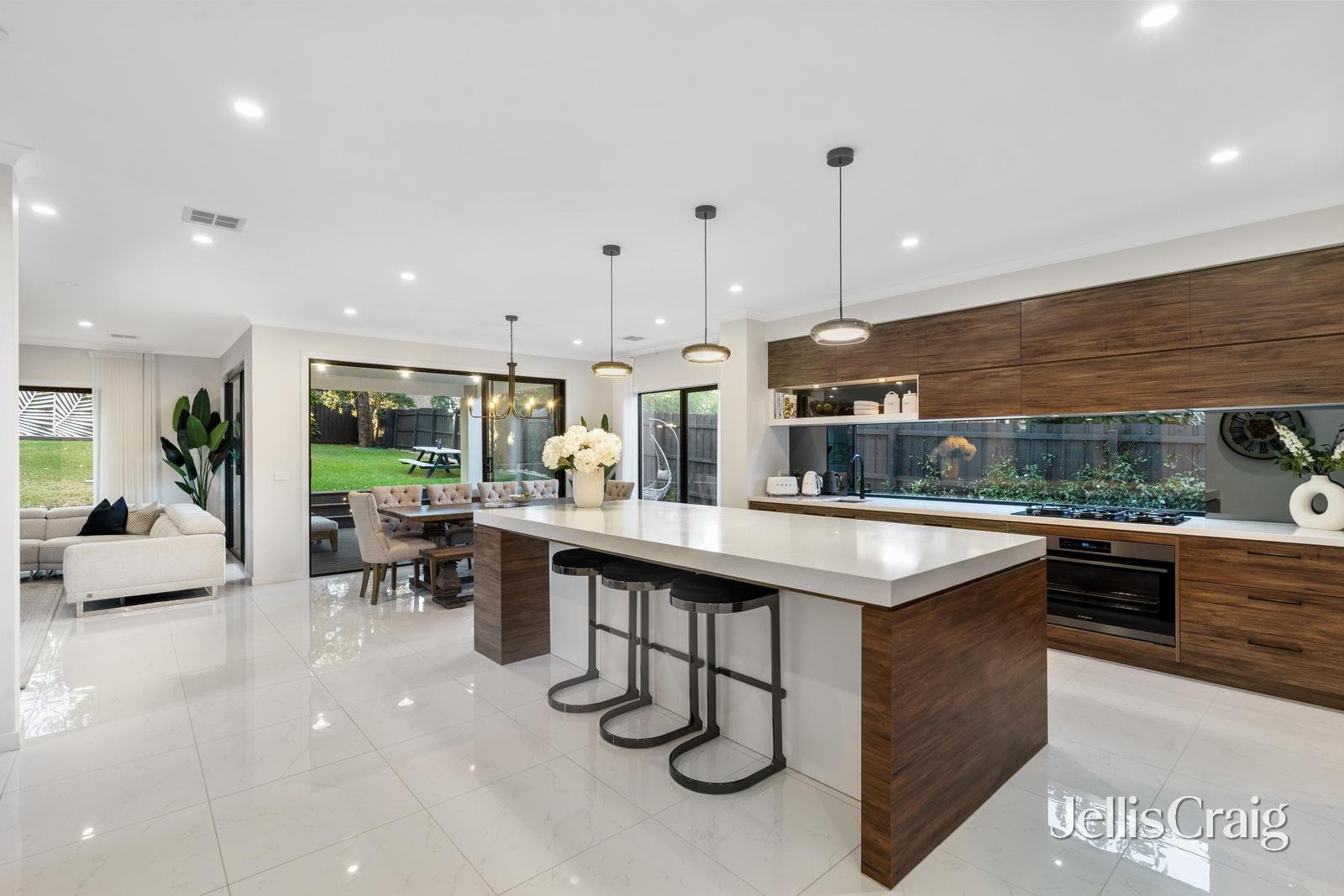 37 Barkly Terrace, Mitcham image 4