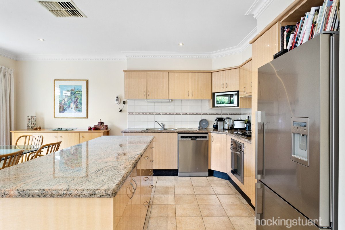 3/7 Beatrice Avenue, Surrey Hills image 5