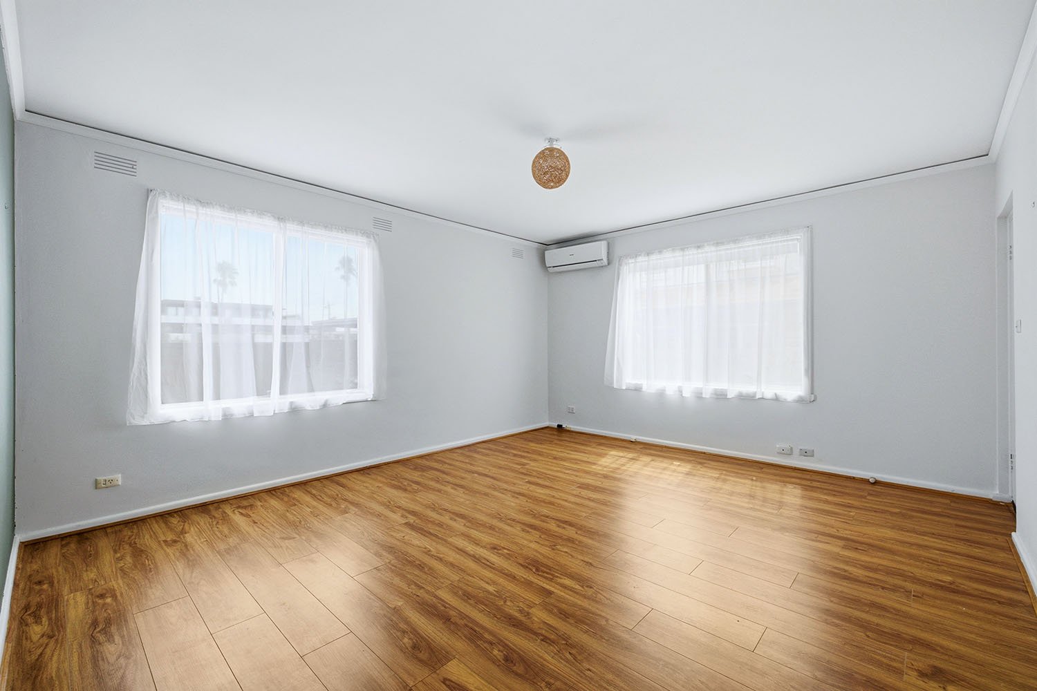 3/7 Bent Street, Bentleigh image 2