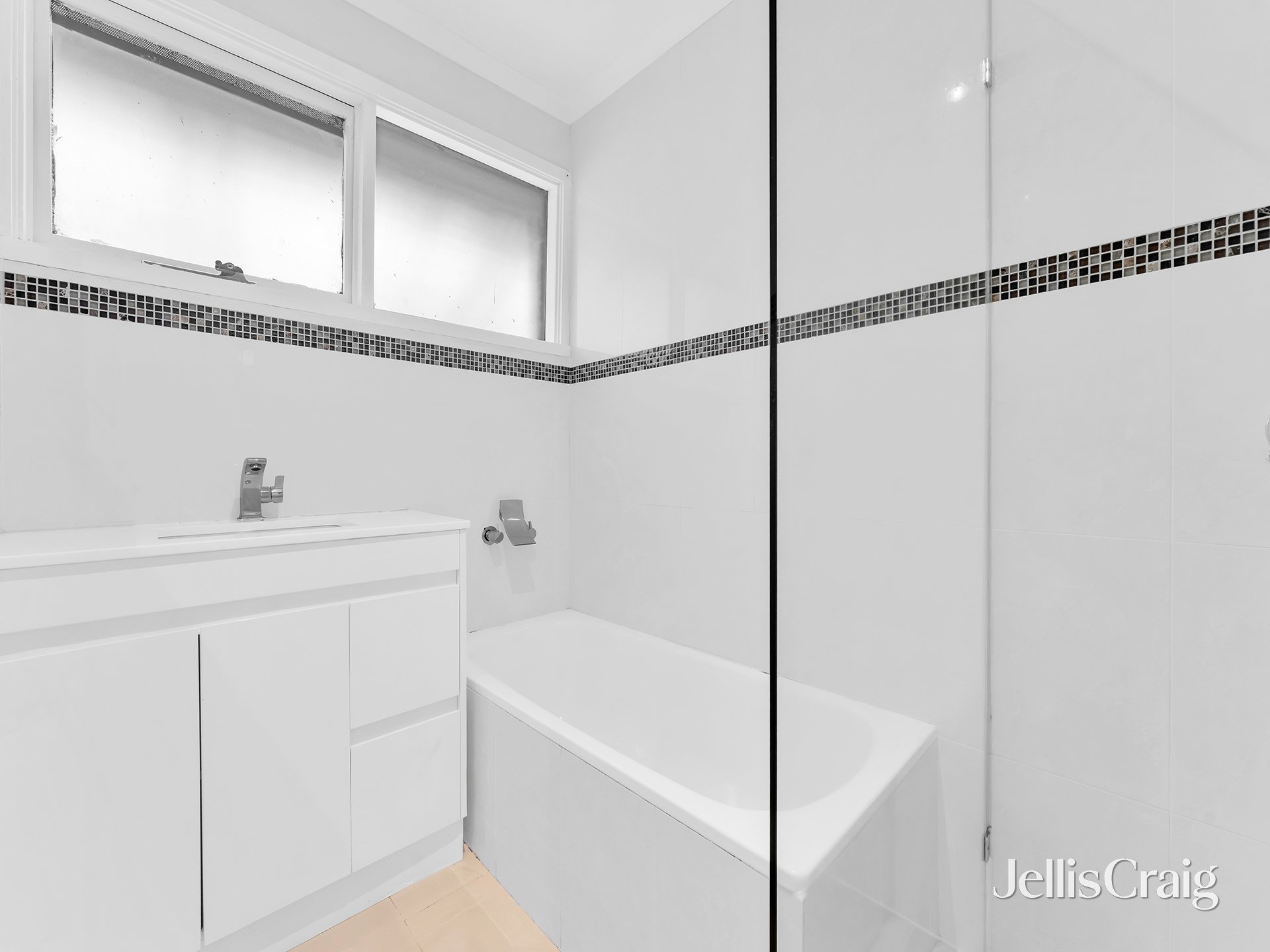 37 Birchfield Crescent, Wantirna image 5