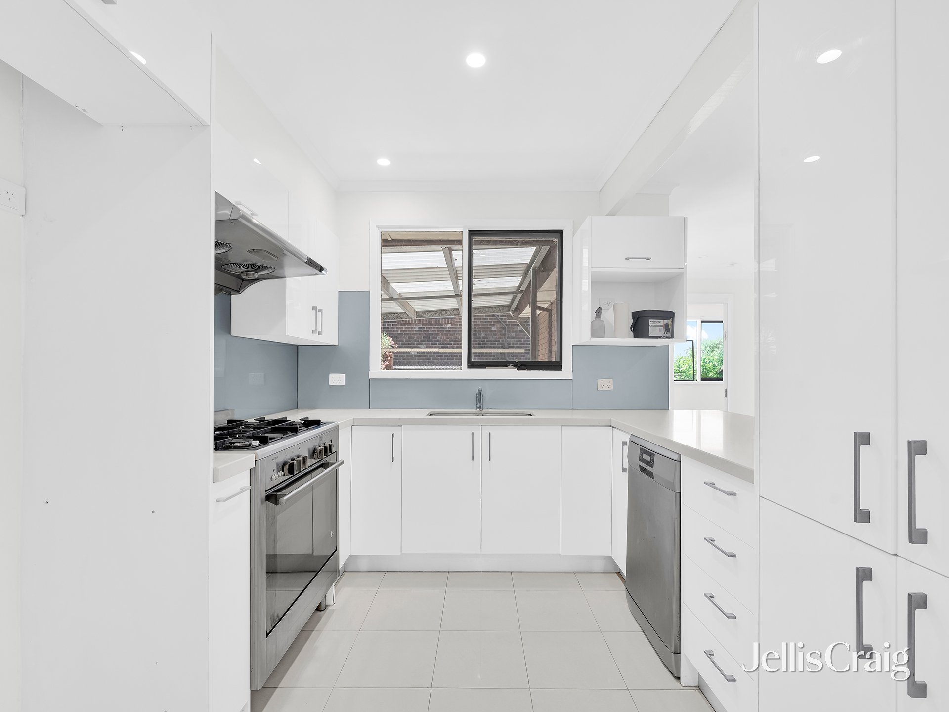 37 Birchfield Crescent, Wantirna image 1