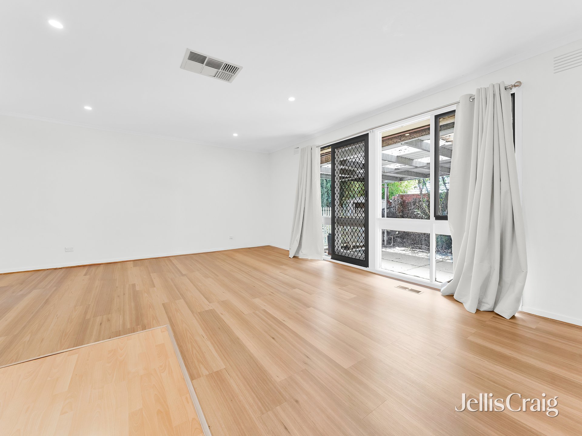 37 Birchfield Crescent, Wantirna image 3