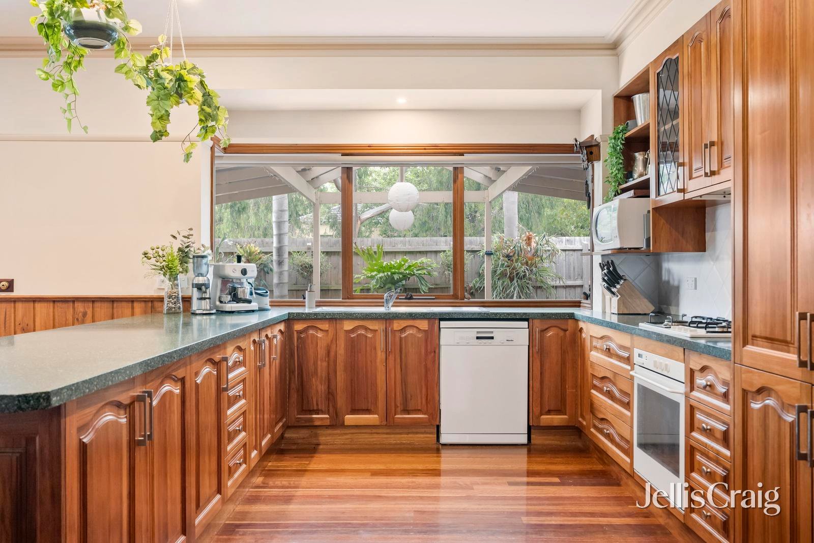 37 Blue Ridge Drive, Mooroolbark image 3