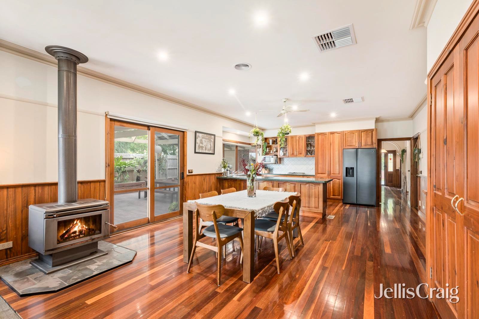 37 Blue Ridge Drive, Mooroolbark image 4