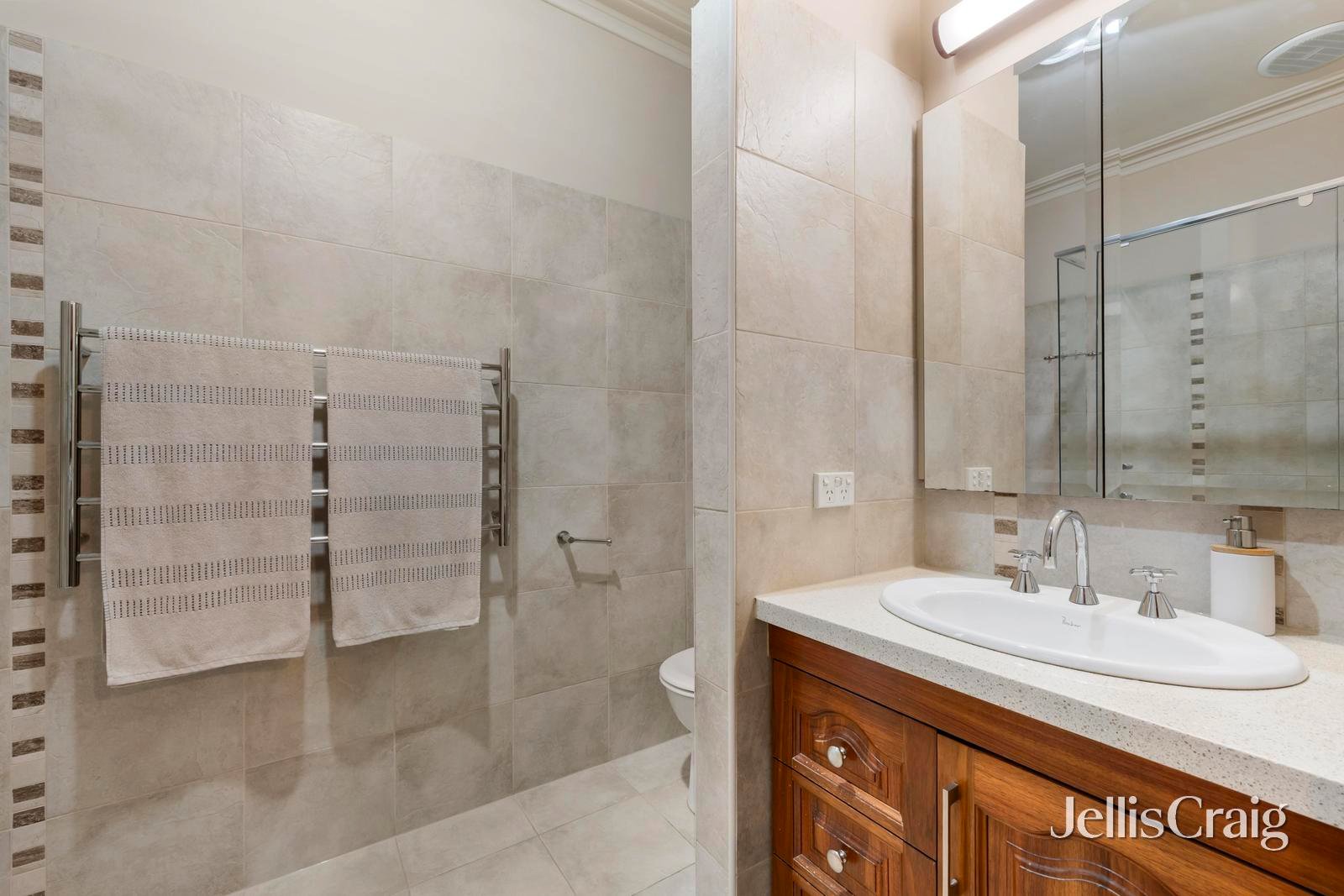 37 Blue Ridge Drive, Mooroolbark image 8