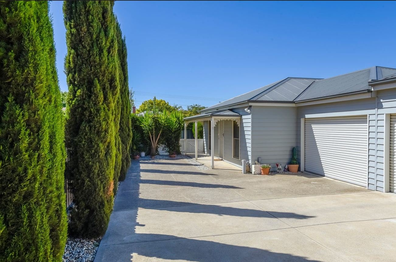 3/7 Bowen Street, Kyneton image 1