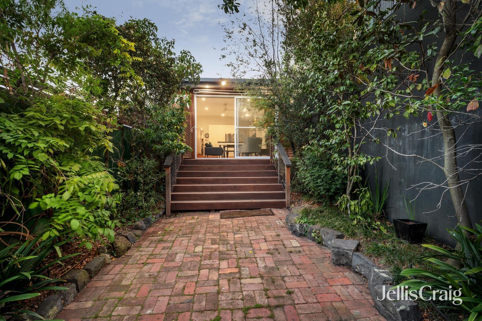 37 Bowen Street, Richmond image 3