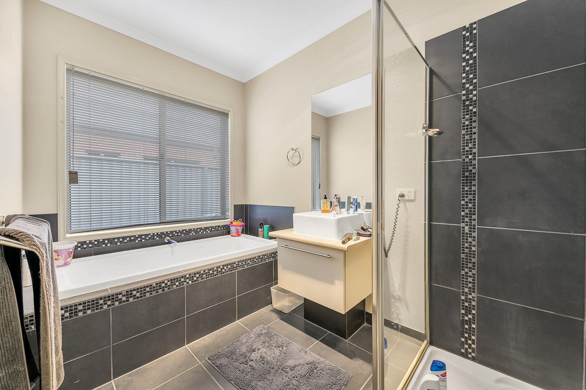 37 Cape Barron Drive, Lara image 11