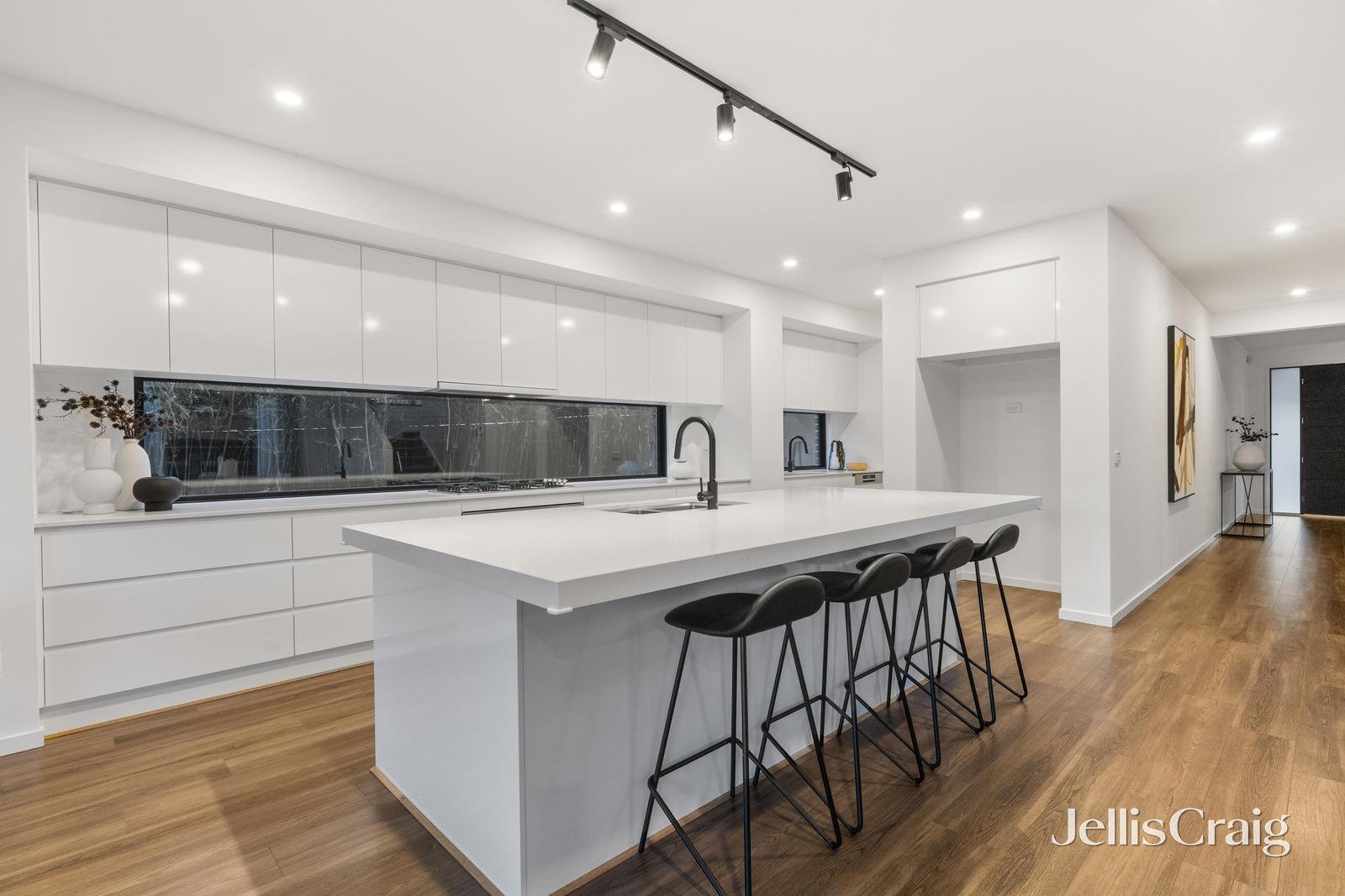 37 Creek Road, Mitcham image 7