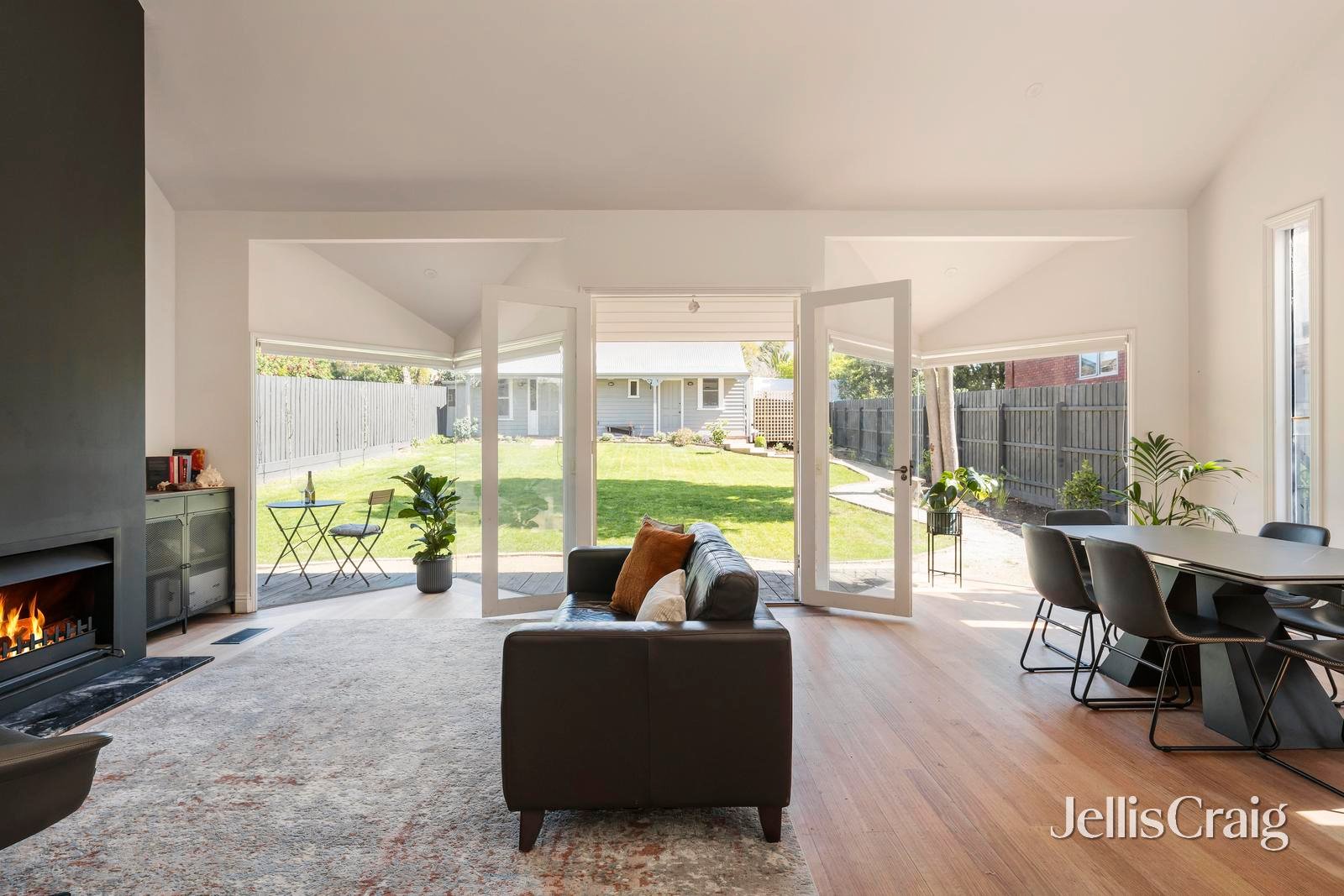 37 Derby Street, Kew image 2