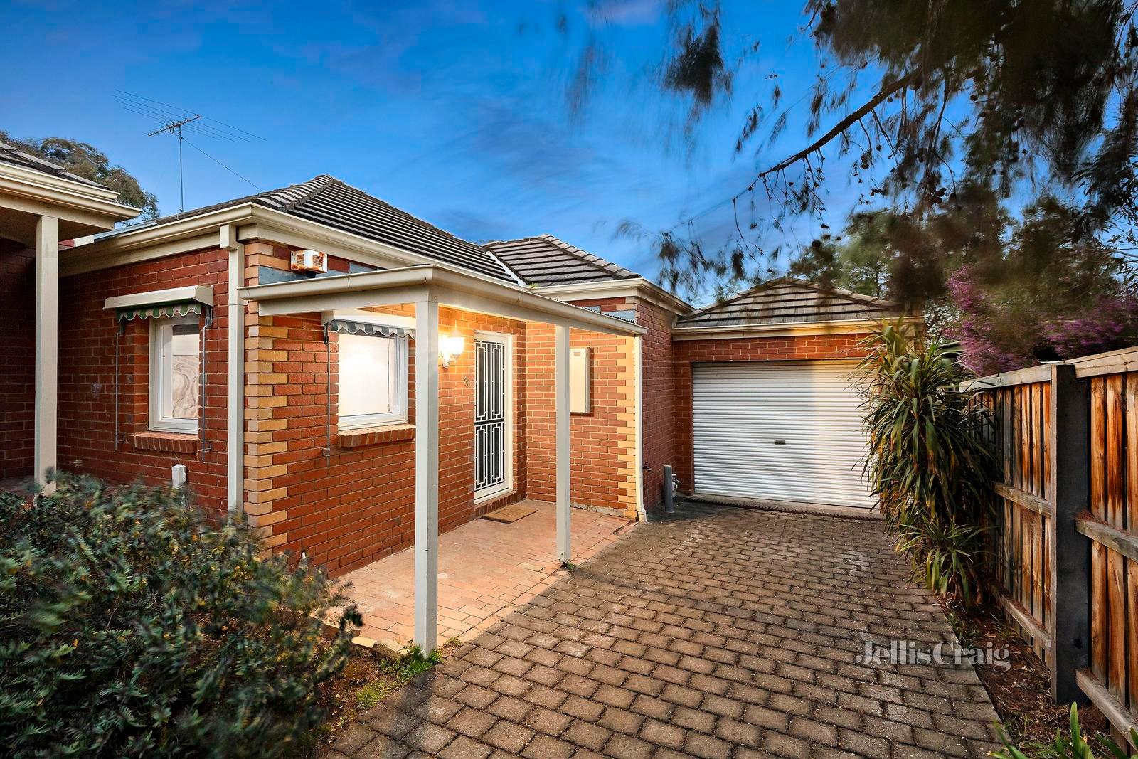 3/7 Derry Street, Aberfeldie image 1