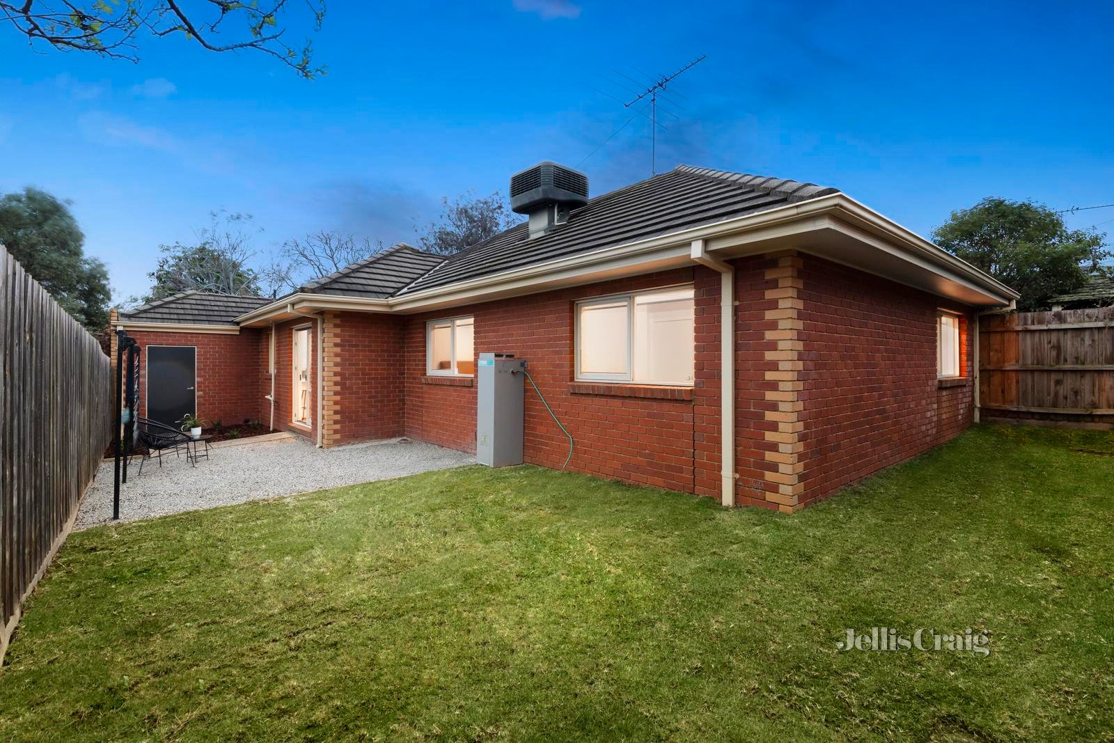 3/7 Derry Street, Aberfeldie image 9