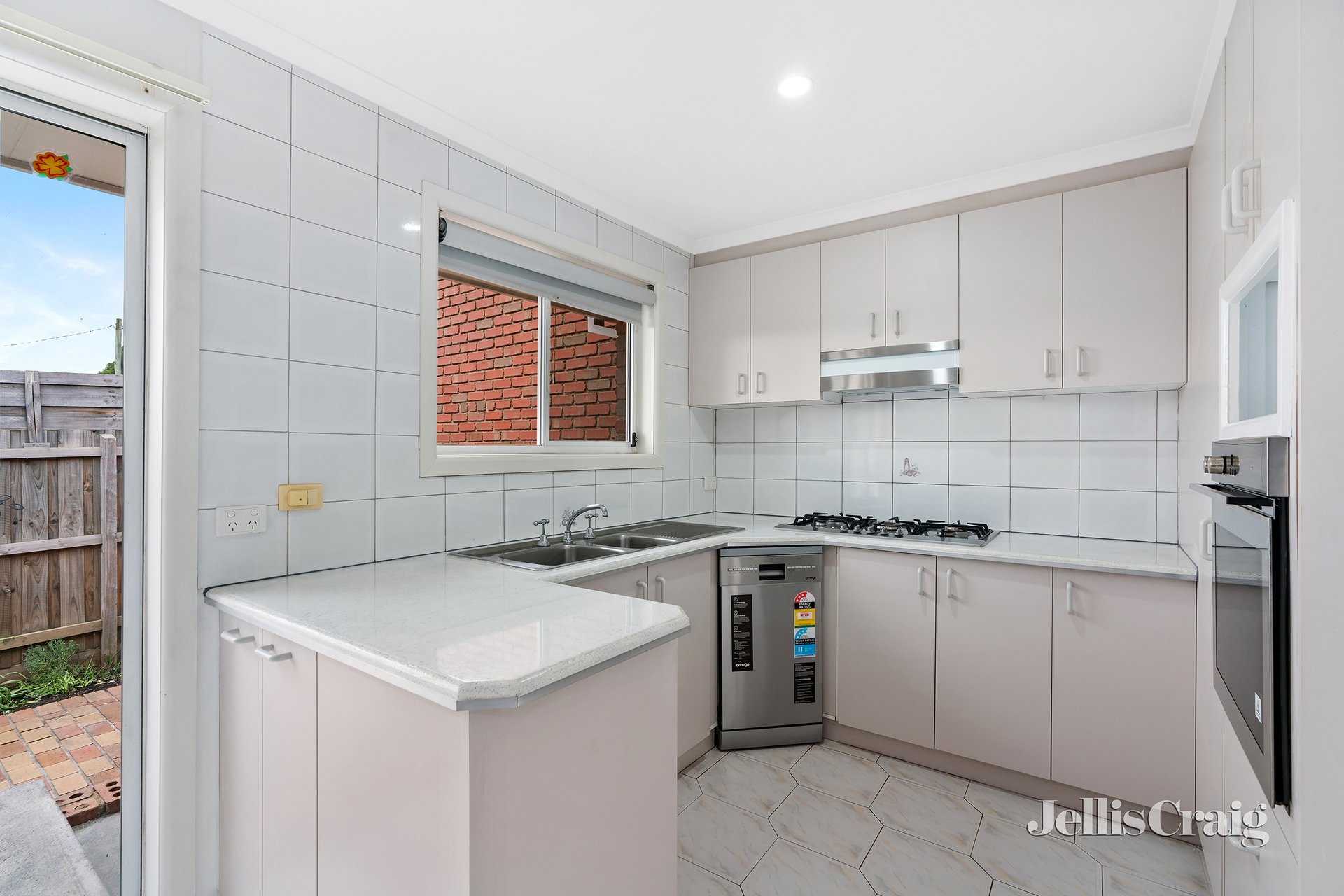 3/7 Dresden Street, Heidelberg Heights image 2