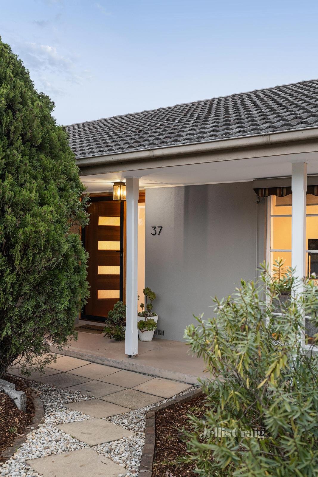 37 Eastgate Drive, Greensborough image 2