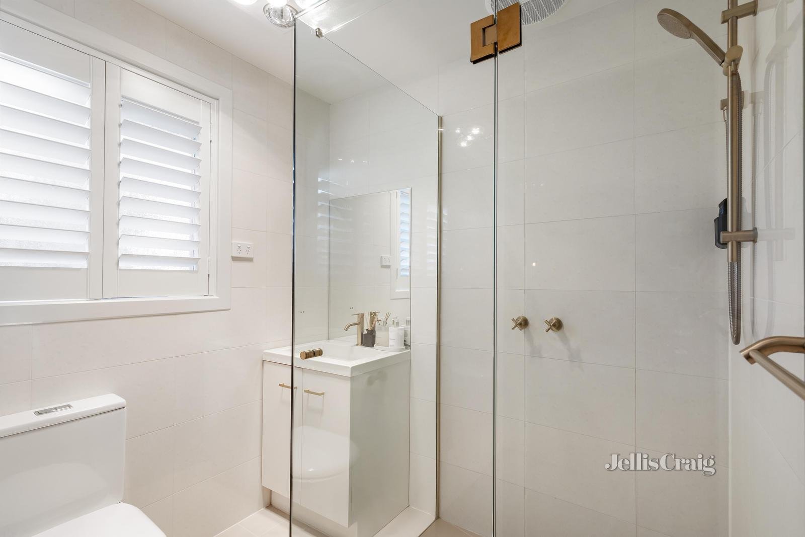 37 Eastgate Drive, Greensborough image 11